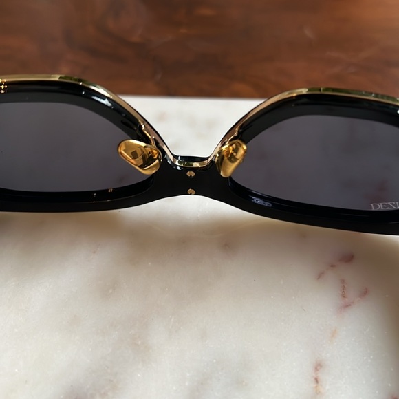 DEZI Sunglasses - Style: Charge It - Picture 4 of 6